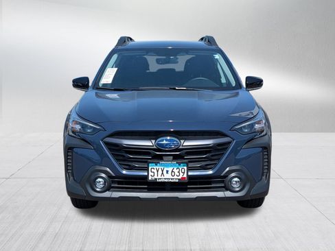 Used 2025 Subaru Outback Premium AWD/4WD image 2