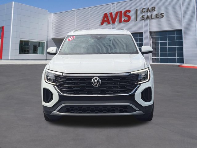 Used 2025 Volkswagen Atlas Cross Sport SE FWD image 2