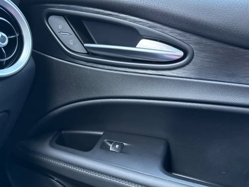 Used 2024 Alfa Romeo Stelvio Sprint image 18