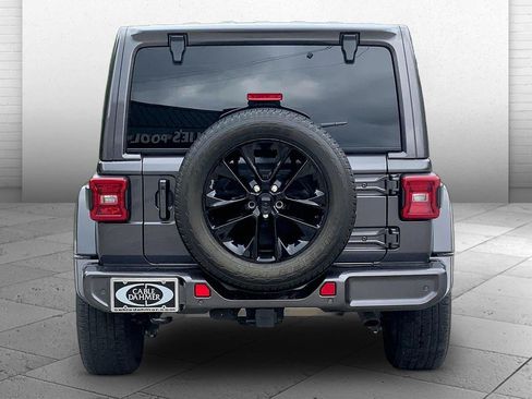 Used 2021 Jeep Wrangler Unlimited Sahara AWD/4WD image 3