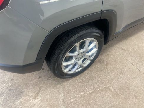 Certified 2023 Jeep Compass Latitude w/ Sun and Sound Group AWD/4WD image 20