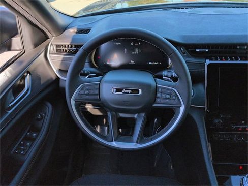 New 2025 Jeep Grand Cherokee Laredo X image 15