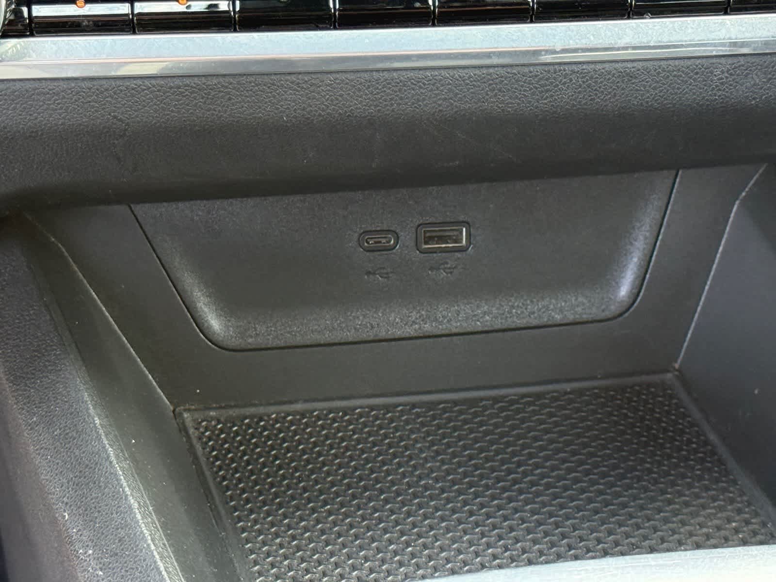 Used 2025 Chevrolet Equinox LT w/ Convenience Package II FWD image 24