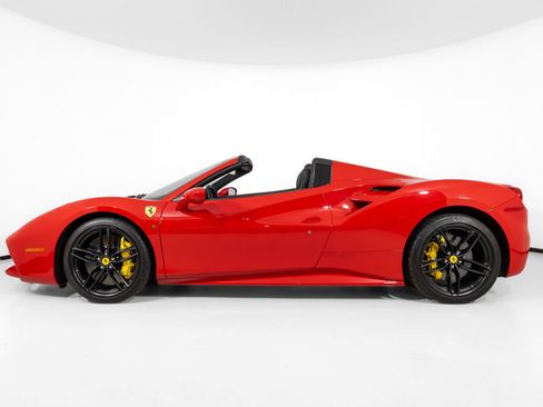 Used 2018 Ferrari 488 Spider RWD image 2