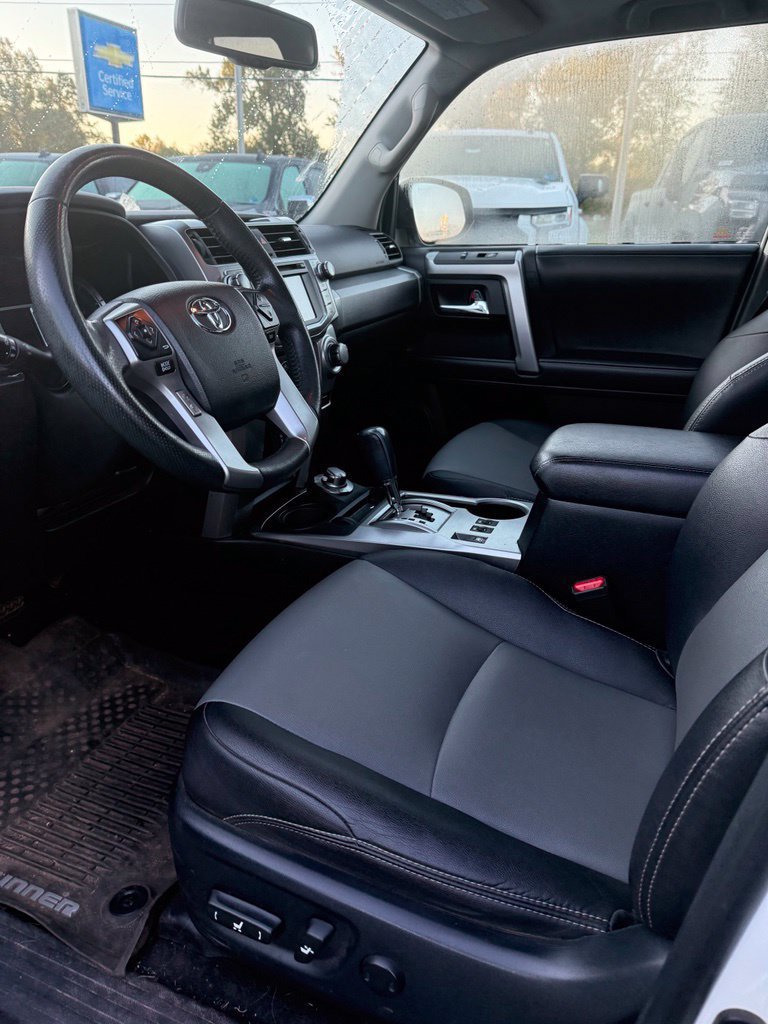 Used 2018 Toyota 4Runner SR5 Premium AWD/4WD image 10