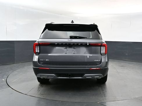 New 2026 Ford Explorer Active w/ Active Comfort Package AWD/4WD image 4