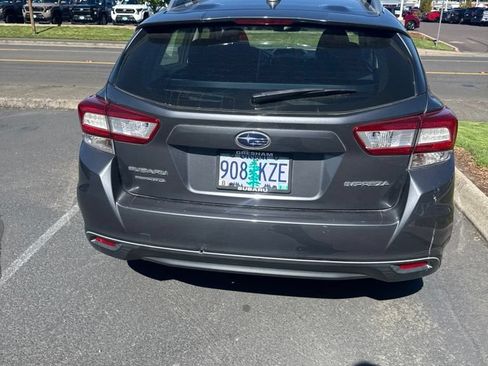 Used 2018 Subaru Impreza 2.0i Premium w/ Popular Package #2 AWD/4WD image 5