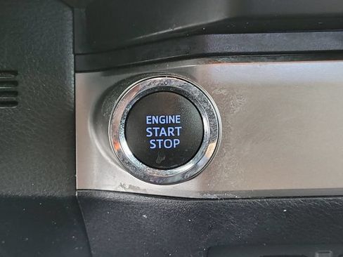 Used 2021 Toyota Tacoma Limited RWD image 30