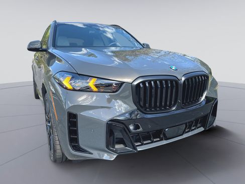 New 2026 BMW X5 xDrive40i w/ M Sport Package AWD/4WD image 3