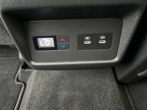 Used 2025 Nissan Rogue SL w/ Tech Package AWD/4WD image 25