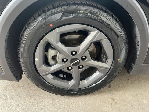 Used 2025 Kia K4 LXS image 30