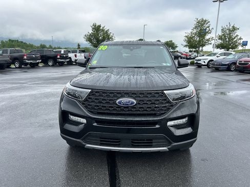 Used 2020 Ford Explorer XLT w/ Equipment Group 202A AWD/4WD image 2