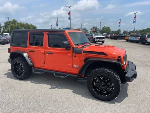 Used 2018 Jeep Wrangler Unlimited Sport S AWD/4WD image 2