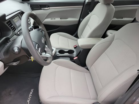 Used 2019 Hyundai Elantra SE FWD image 9