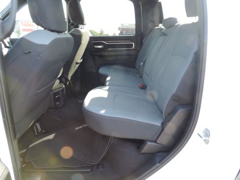 Used 2024 RAM 2500 Big Horn w/ Bed Utility Group image 19