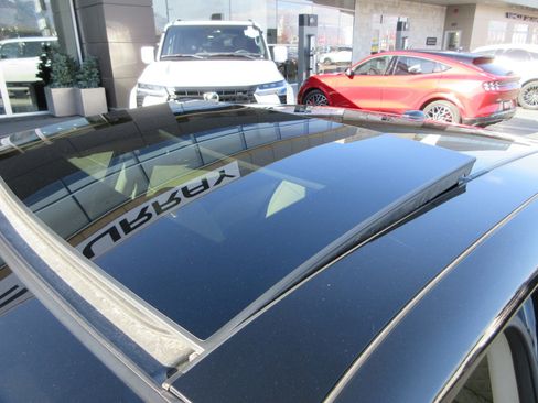 Used 2016 Nissan Maxima Platinum image 17