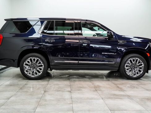 Used 2023 GMC Yukon Denali Ultimate AWD/4WD image 6