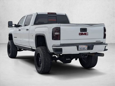 Used 2017 GMC Sierra 2500 Denali w/ Duramax Plus Package AWD/4WD image 7