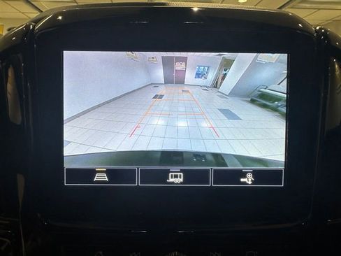 Used 2023 Chevrolet Traverse LT w/ Midnight/Sport Edition image 4