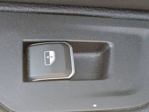 Used 2025 RAM 1500 Laramie AWD/4WD image 25