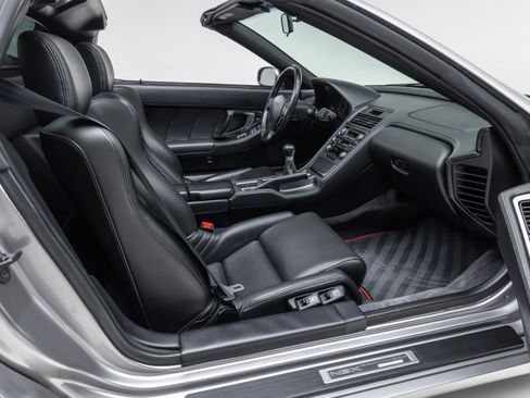 Used 2004 Acura NSX T image 68