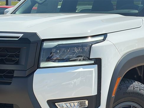 New 2026 Nissan Frontier PRO-4X w/ Pro-4x Convenience Package image 4