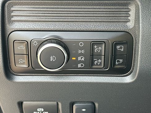 Used 2025 Ford F250 Lariat AWD/4WD image 28
