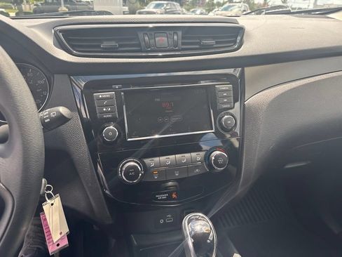Used 2019 Nissan Rogue Sport S w/ Appearance Package AWD/4WD image 14