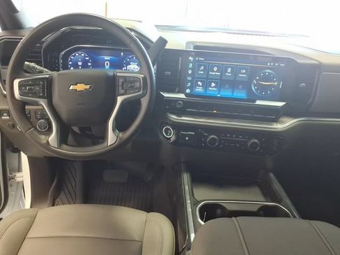 Used 2025 Chevrolet Silverado 2500 LTZ w/ LTZ Premium Package AWD/4WD image 17
