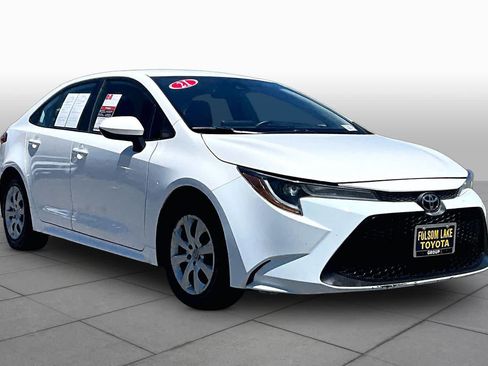 Used 2021 Toyota Corolla LE FWD image 2