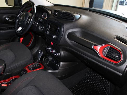 Used 2017 Jeep Renegade Trailhawk image 23