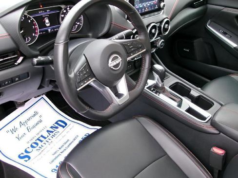 Used 2025 Nissan Sentra SR w/ SR Premium Package FWD image 12