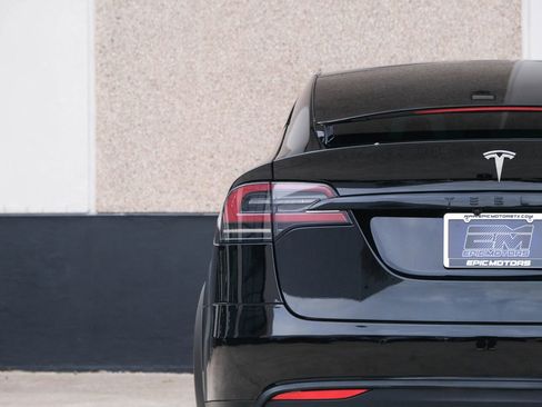 Used 2023 Tesla Model X Plaid image 17
