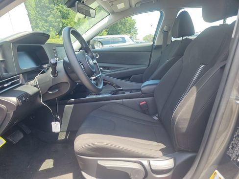 Used 2026 Hyundai Elantra Hybrid FWD image 46