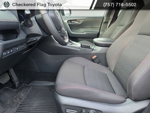 Used 2024 Toyota RAV4 SE w/ Weather & Moonroof Package image 19