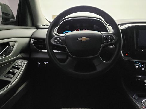 Used 2021 Chevrolet Traverse LS image 22