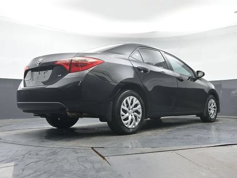 Used 2017 Toyota Corolla LE w/ Carpet Mat Package (TMS) FWD image 27