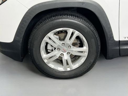 Used 2020 GMC Terrain SLE w/ Driver Convenience Package FWD image 11