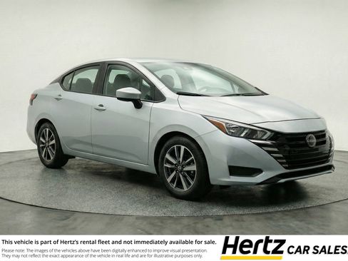 Used 2025 Nissan Versa SV image 1