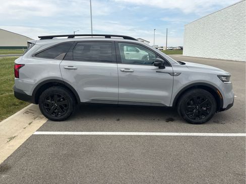 Used 2022 Kia Sorento S w/ Panoramic Sunroof Package AWD/4WD image 2