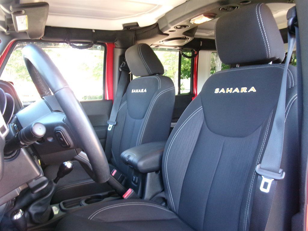 Used 2013 Jeep Wrangler Unlimited Sahara w/ Mopar Chrome Edition Group AWD/4WD image 14