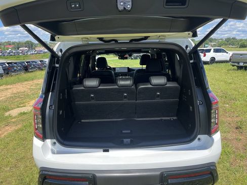 Certified 2025 Nissan Armada PRO-4X AWD/4WD image 31