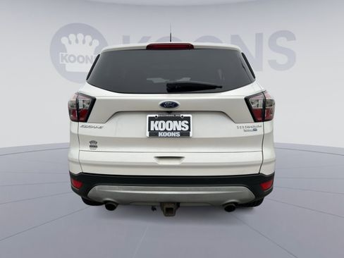 Used 2017 Ford Escape Titanium image 5