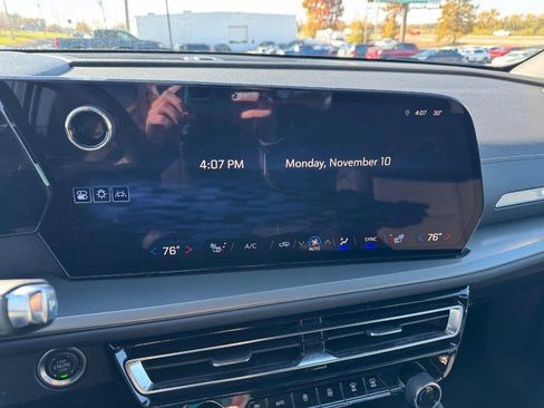 Certified 2025 Chevrolet Traverse LT image 13