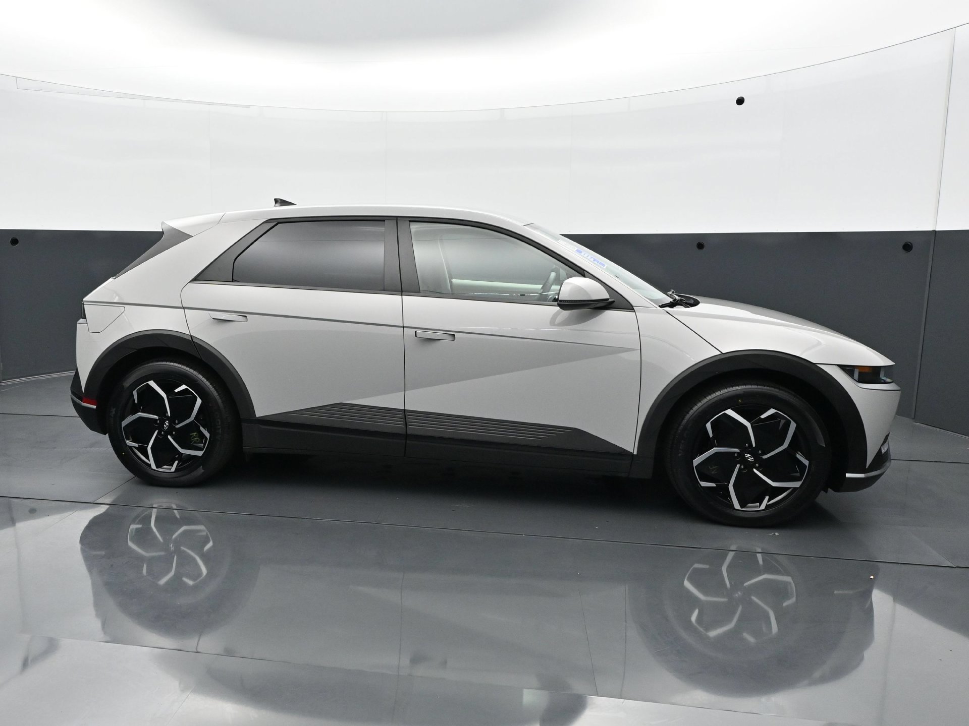 Certified 2024 Hyundai Ioniq 5 SEL AWD/4WD image 8