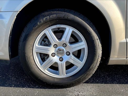 Used 2012 Chrysler Town & Country Touring w/ Entertainment Group #1 image 10