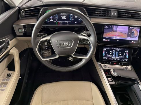 Used 2024 Audi Q8 e-tron Premium Plus w/ Premium Plus Package AWD/4WD image 16