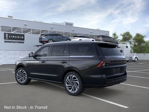New 2026 Lincoln Navigator Reserve image 4