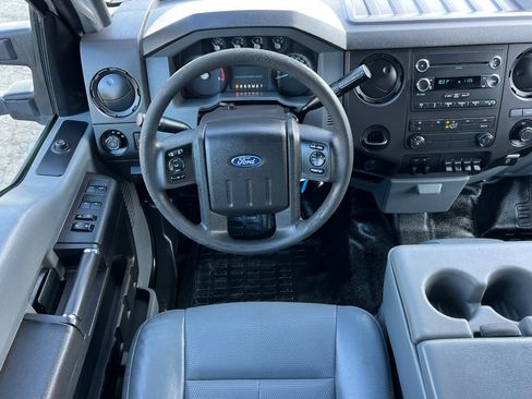 Used 2016 Ford F550 2WD Crew Cab Super Duty image 15