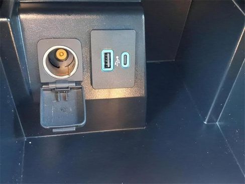 Used 2022 Ford Explorer XLT w/ Equipment Group 202A image 26